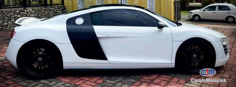 Audi R8 4.2-LITER LUXURY SUPER SPORT CAR Automatic 2011 - image 10