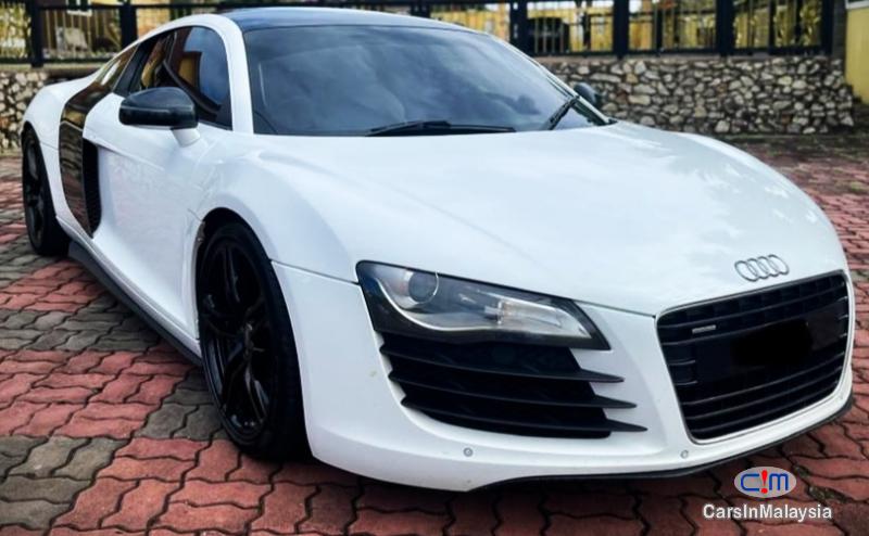 Audi R8 4.2-LITER LUXURY SUPER SPORT CAR Automatic 2011 - image 11