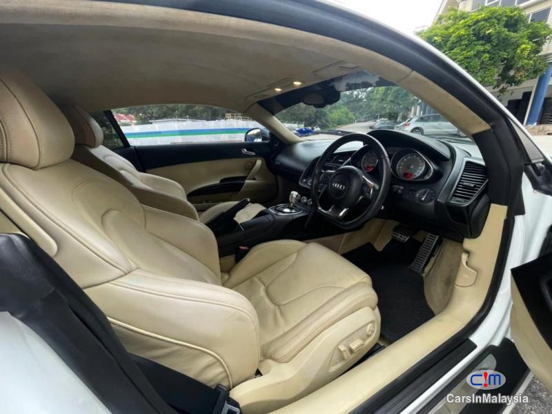 Audi R8 4.2-LITER LUXURY SUPER SPORT CAR Automatic 2011 - image 7