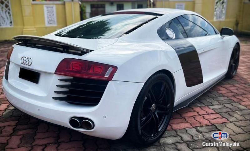 Audi R8 4.2-LITER LUXURY SUPER SPORT CAR Automatic 2011 - image 9