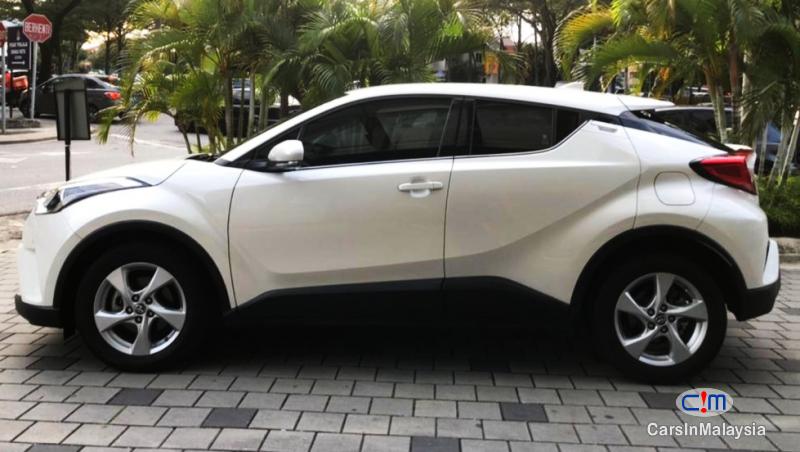 Toyota 1.8-LITER SPORTS SUV KERETA SAMBUNG BAYAR Automatic 2018 - image 12