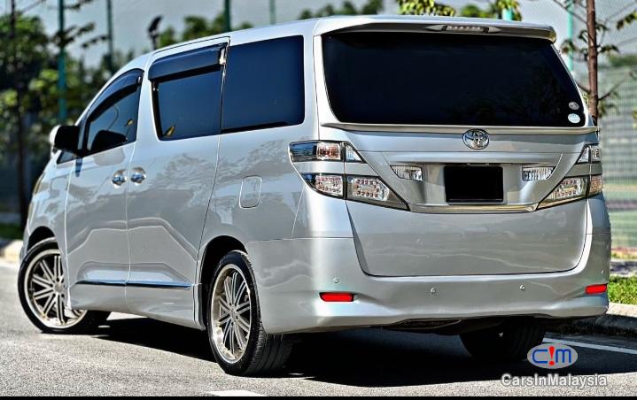 Toyota Vellfire 2.4-LITER 7 SEATERS FAMILY MPV Automatic 2013