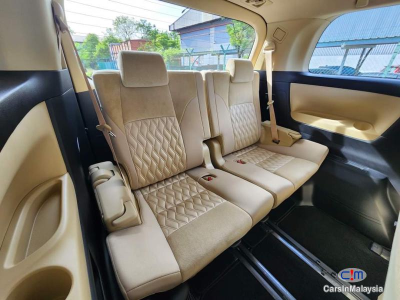 Toyota Alphard Automatic 2019 - image 3