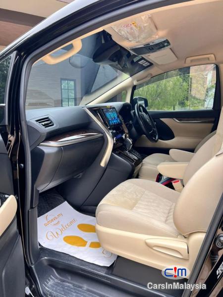 Toyota Alphard Automatic 2019 - image 4