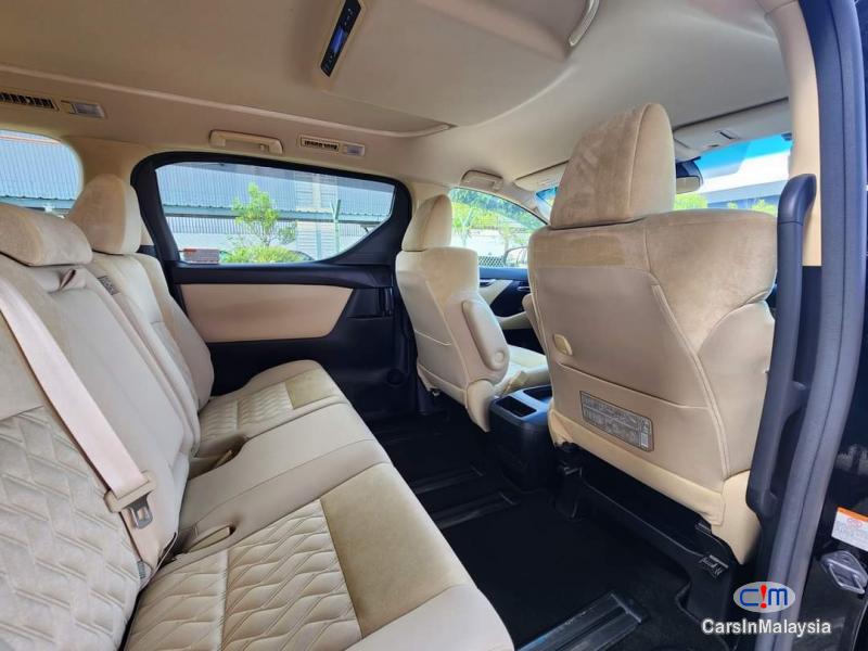 Toyota Alphard Automatic 2019 - image 5