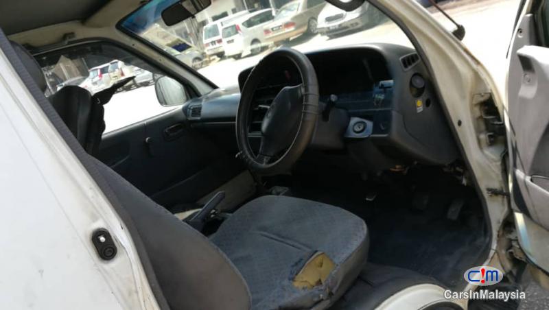 Toyota Hiace Green Manual 2005 in Selangor