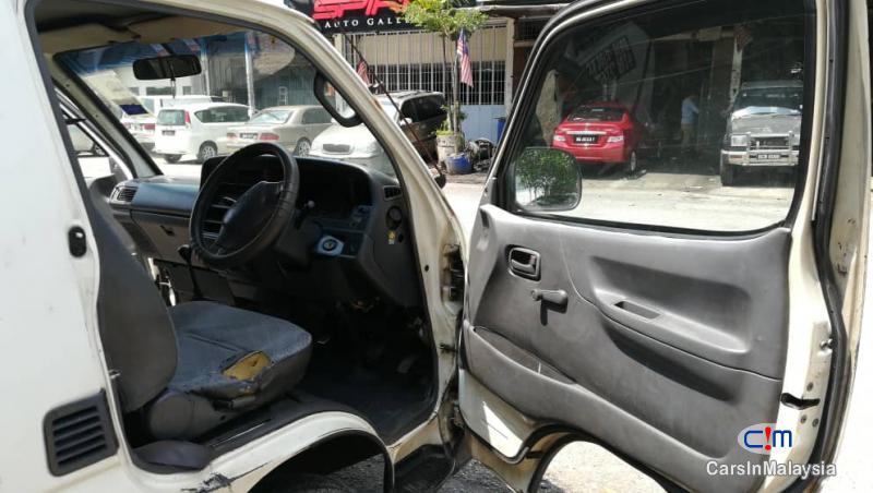 Toyota Hiace Green Manual 2005 in Malaysia