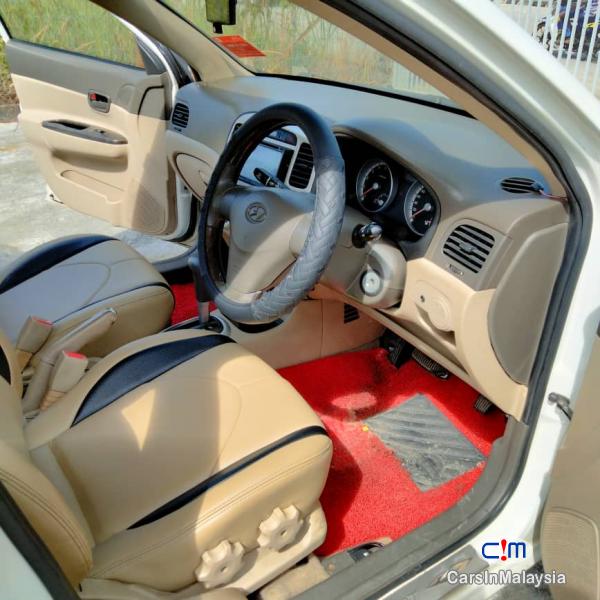 Hyundai Accent Automatic 2010 - image 11