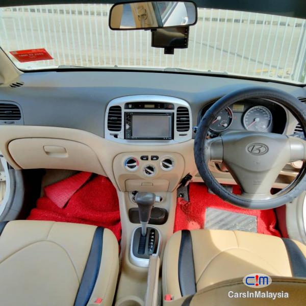 Hyundai Accent Automatic 2010 - image 12