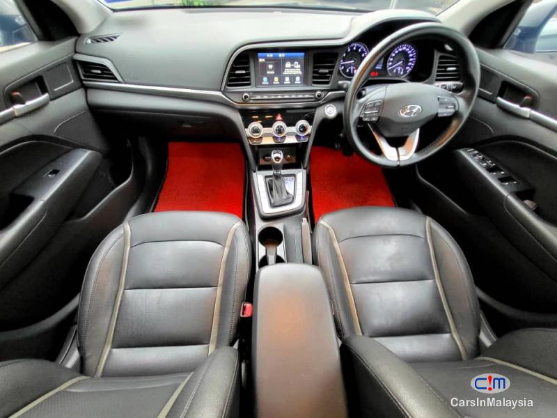 Hyundai Elantra Automatic 2019 - image 10