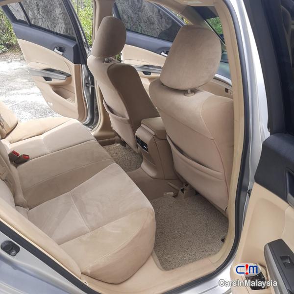 Honda Accord Automatic 2009 - image 11