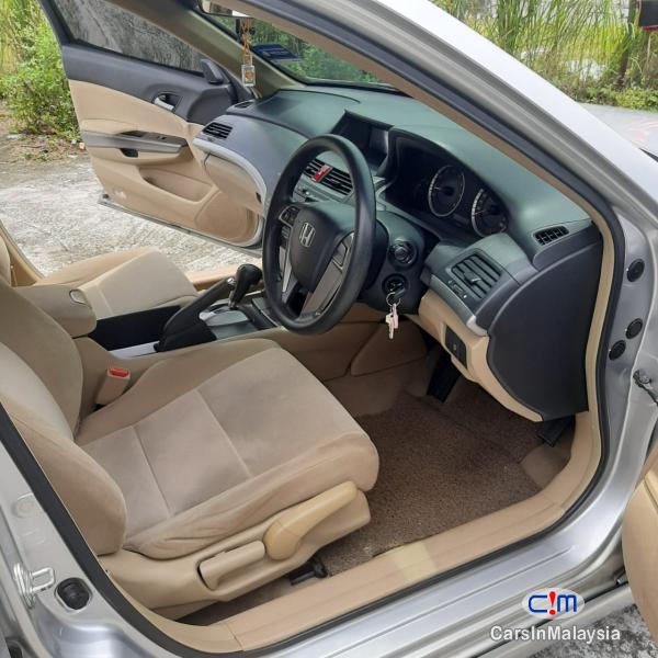 Honda Accord Automatic 2009 - image 12