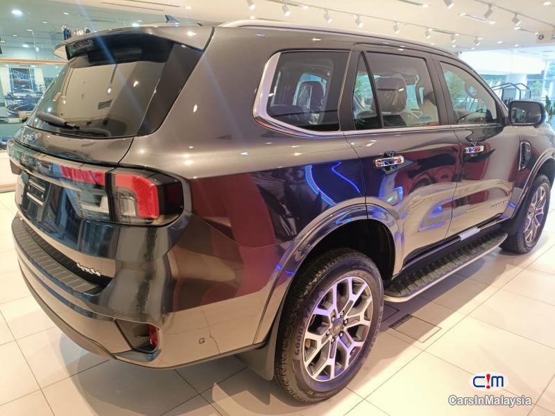 Ford Everest Automatic 2024 - image 3