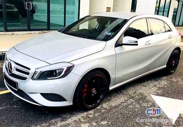 Mercedes Benz A180 16-LITER HATCHBACK LUXURY TURBO Automatic 2014