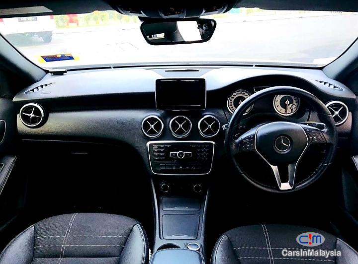 Mercedes Benz A180 16-LITER HATCHBACK LUXURY TURBO Automatic 2014 in Malaysia