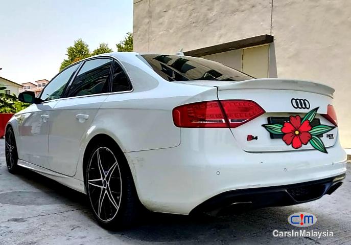 Audi A4 2.0-LITER LUXURY SEDAN TURBO Automatic 2010 - image 2