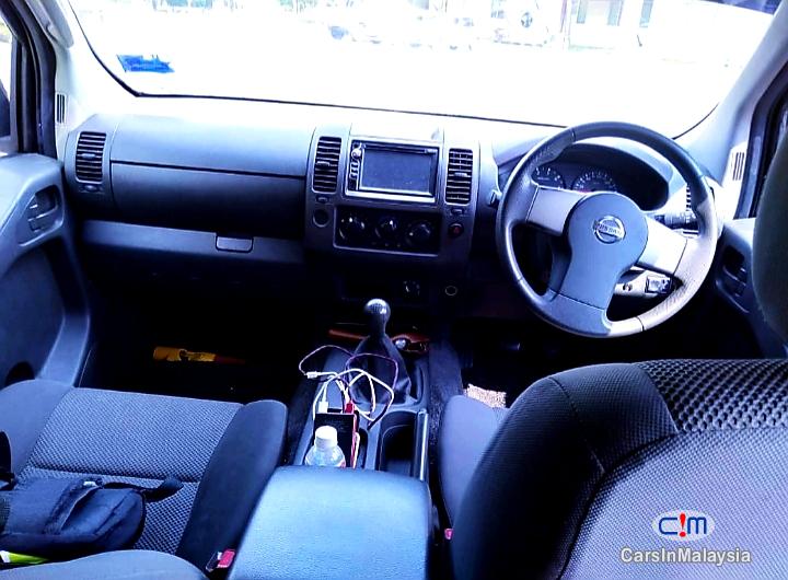 Nissan Navara 2.5-LITER DISEL TURBO 4X4 6 SPEED Manual 2013 - image 13
