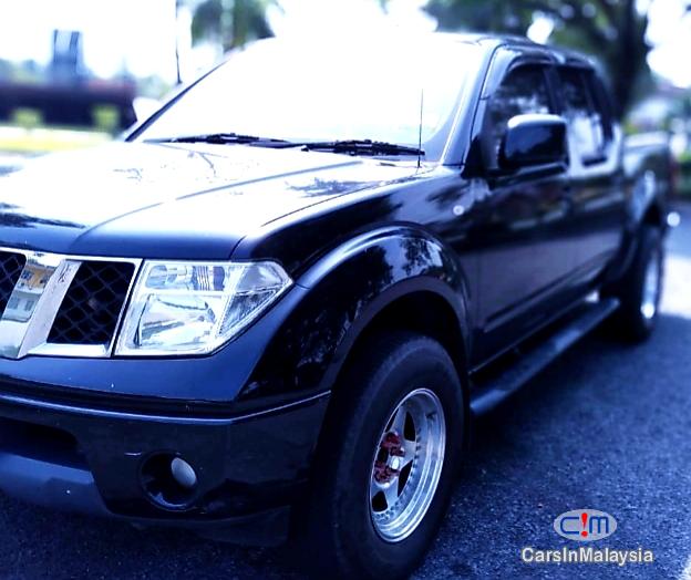 Nissan Navara 2.5-LITER DISEL TURBO 4X4 6 SPEED Manual 2013 - image 8