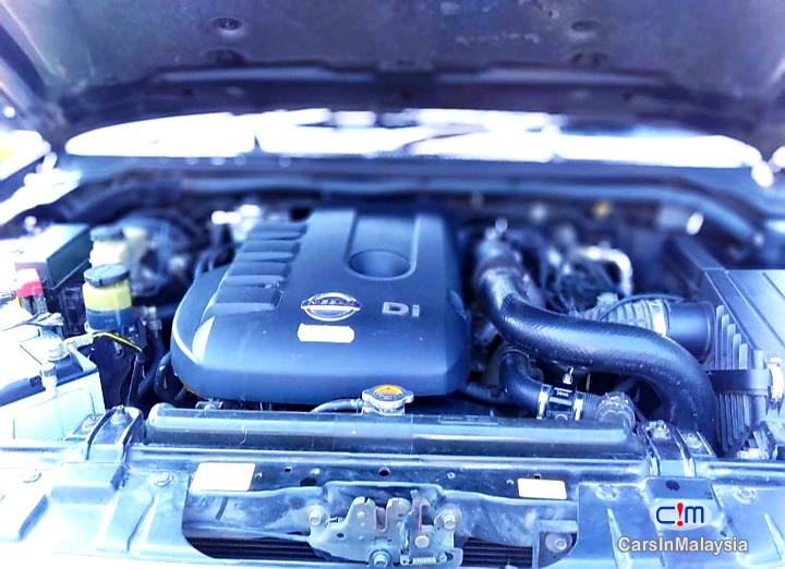 Nissan Navara 2.5-LITER DISEL TURBO 4X4 6 SPEED Manual 2013 - image 9