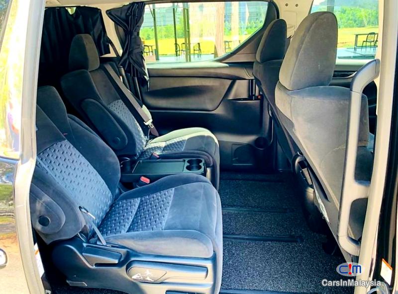 Toyota Vellfire 2.5-LITER 7 SEATER LUXURY FAMILY MPV Automatic 2018 - image 9