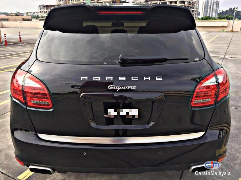 Porsche Cayenne 3.6-LITER FAMILY LUXURY SUV Automatic 2012
