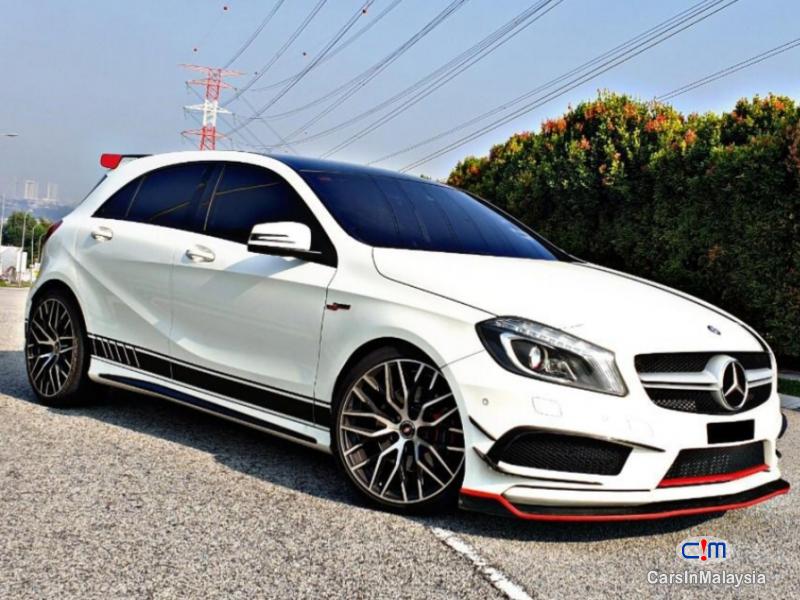 Mercedes Benz A250 1.8-LITER LUXURY SPORT HATCHBACK Automatic 2013 - image 3