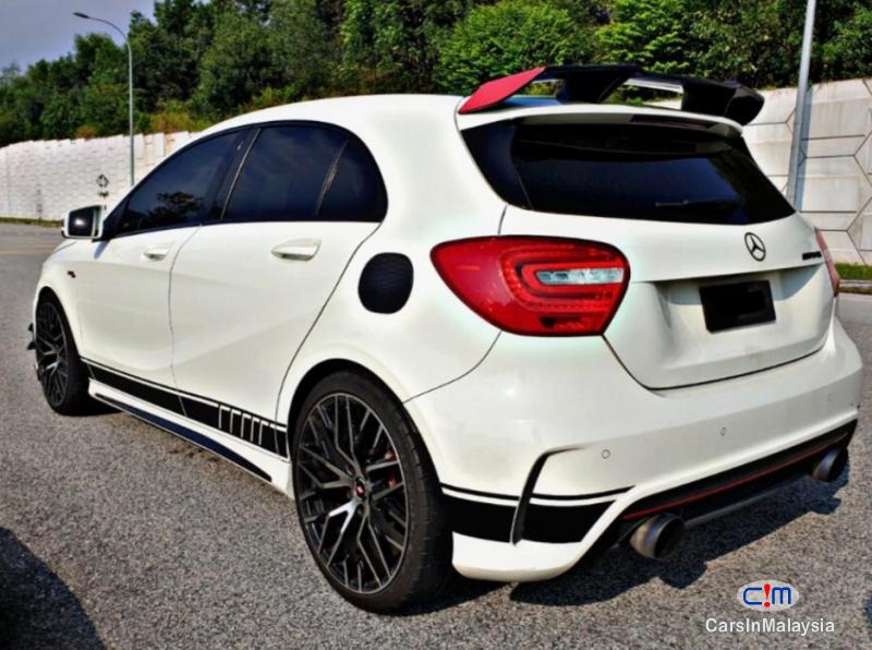 Mercedes Benz A250 1.8-LITER LUXURY SPORT HATCHBACK Automatic 2013 - image 4