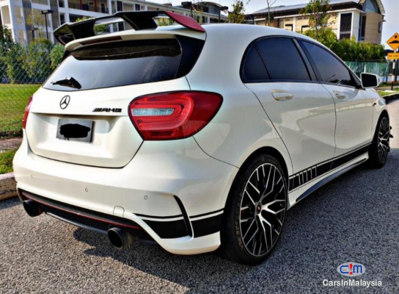 Mercedes Benz A250 1.8-LITER LUXURY SPORT HATCHBACK Automatic 2013 - image 5