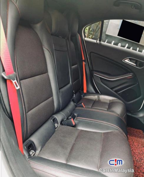 Mercedes Benz A250 1.8-LITER LUXURY SPORT HATCHBACK Automatic 2013 - image 9