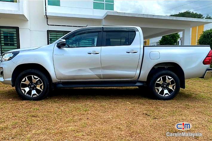 Toyota Hilux 2.4-LITER DOUBLE CAB CHASSIS 4X4 DIESEL TURBO FULLSPEC Automatic 2020 in Malaysia