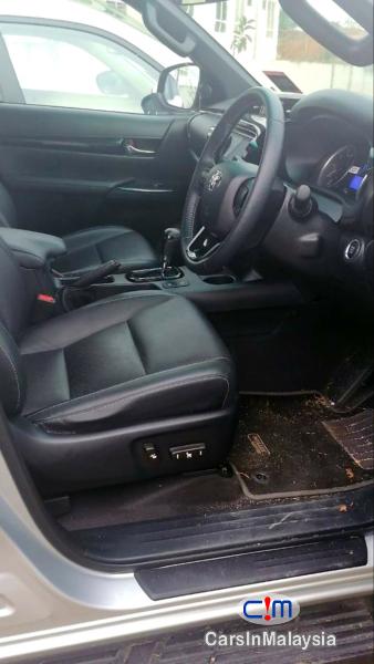 Toyota Hilux 2.4-LITER DOUBLE CAB CHASSIS 4X4 DIESEL TURBO FULLSPEC Automatic 2020 in Malaysia - image