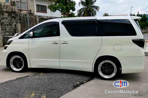 Toyota Vellfire 2.4-LITER LUXURY AUTO MPV 7 SEATER Automatic 2013 - image 10
