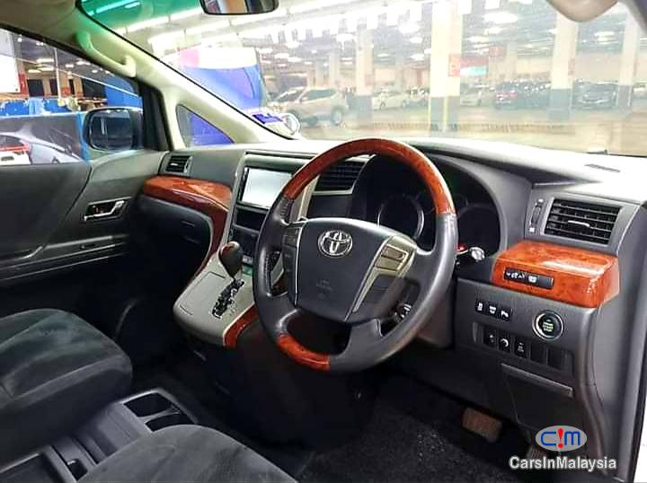 Toyota Vellfire 2.4-LITER LUXURY AUTO MPV 7 SEATER Automatic 2013 in Kuala Lumpur - image