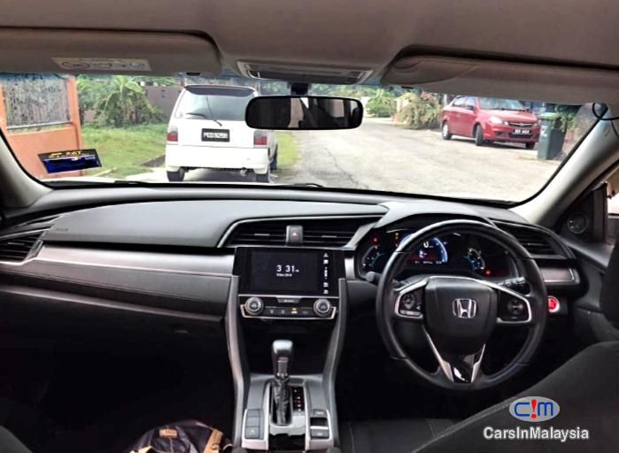 Honda Civic 1.8-LITER LUXURY SPORTY SEDAN Automatic 2017 - image 4