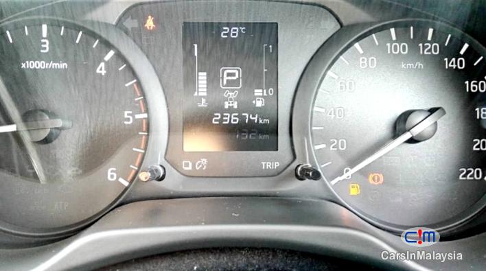 Nissan Navara 2.5-LITER 4X4 TURBO DIESEL AUTO Automatic 2017 - image 9