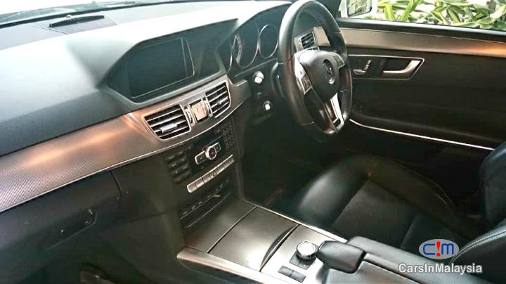Mercedes Benz E250 CGI 2.0-LITER TURBO LUXURY SEDAN Automatic 2016 - image 7