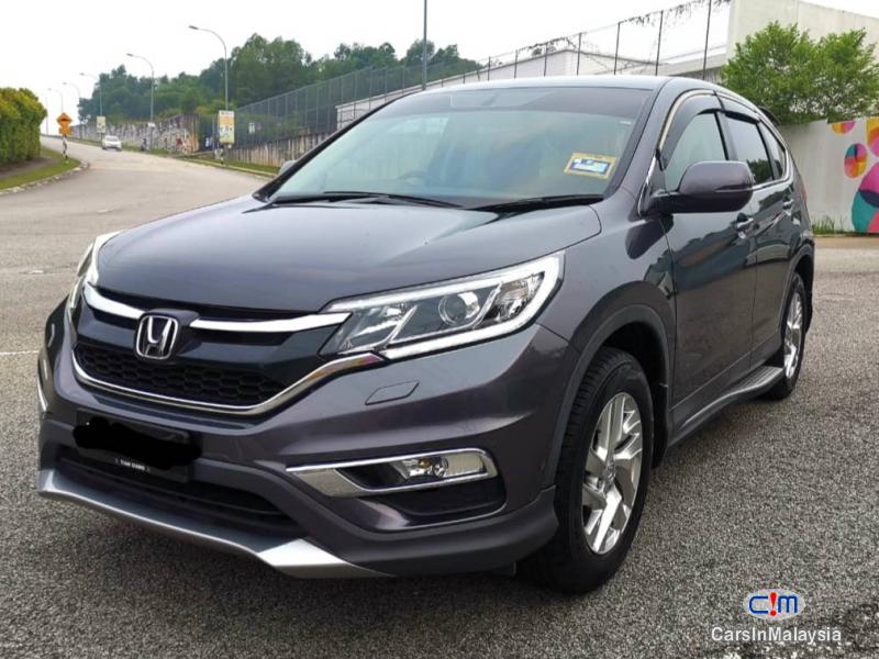 Honda CR-V 2.0-LITER LUXURY FAMILY SUV Automatic 2016 - image 2