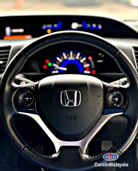 Honda Civic 2.0-LITER LUXURY SEDAN Automatic 2016 - image 6