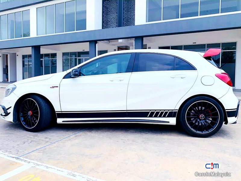 Mercedes Benz A250 2.0-LITER LUXURY SPORT HATCHBACK Automatic 2013 - image 5