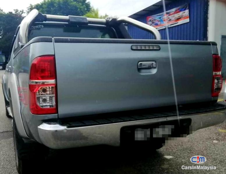 Toyota Hilux 2.5-LITER 4x4 DOUBLE CAB DIESEL INTERCOOLER TURBO Automatic 2012