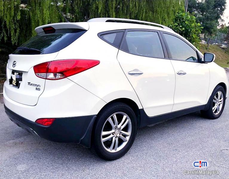 Hyundai Tucson 2.0-LITER 5 SEATERS SUV Automatic 2013 in Selangor