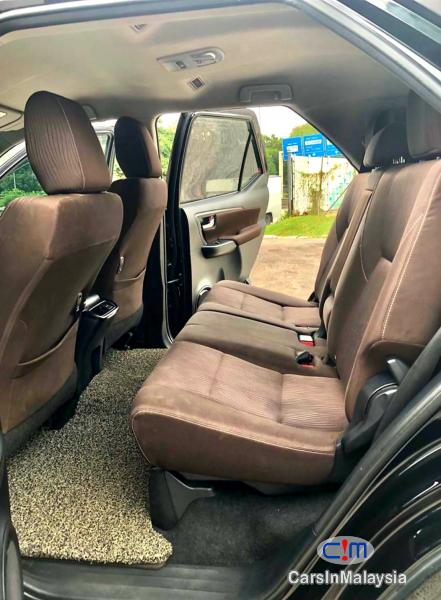 Toyota Fortuner 2.4-LITER 4X4 LUXURY FAMILY SUV 7 SEATER Automatic 2016 - image 10
