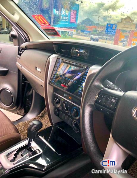 Toyota Fortuner 2.4-LITER 4X4 LUXURY FAMILY SUV 7 SEATER Automatic 2016 - image 11