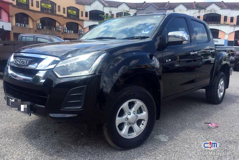 Isuzu D-Max 2.5-LITER 4X4 MANUAL DOUBLE CAB DIESEL TURBO Automatic 2017 in Selangor