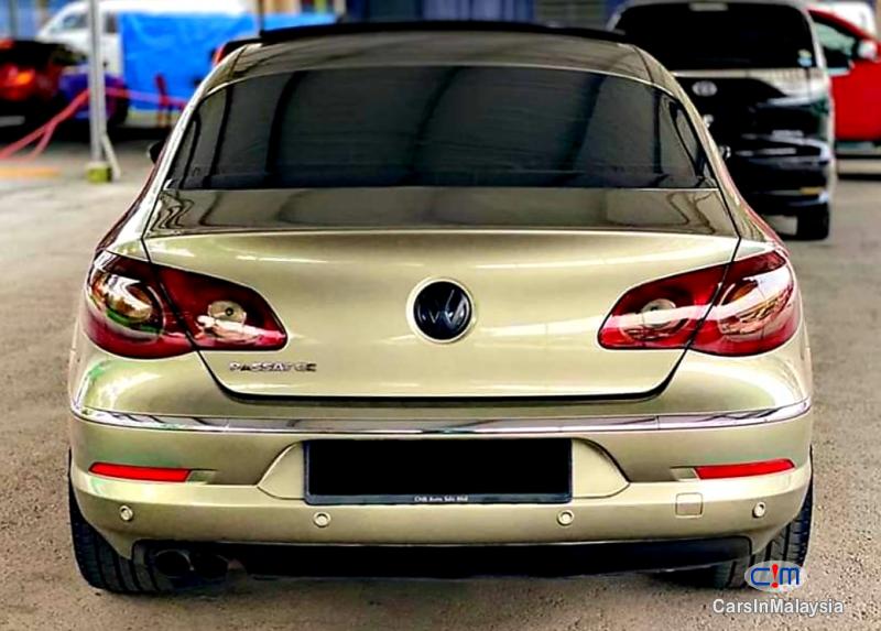 Volkswagen Passat 2.0-LITER LUXURY SEDAN TURBO Automatic 2011 - image 2