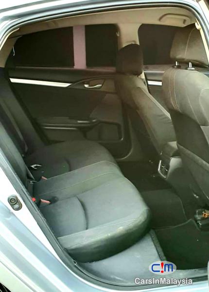 Honda Civic 1.8-LITER LUXURY SPORTY SEDAN Automatic 2018 - image 11