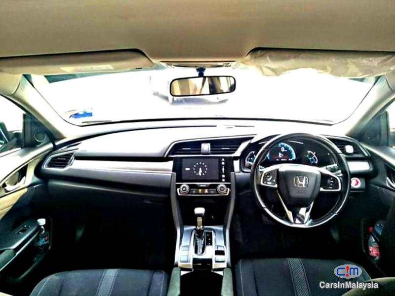 Honda Civic 1.8-LITER LUXURY SPORTY SEDAN Automatic 2018 in Selangor - image