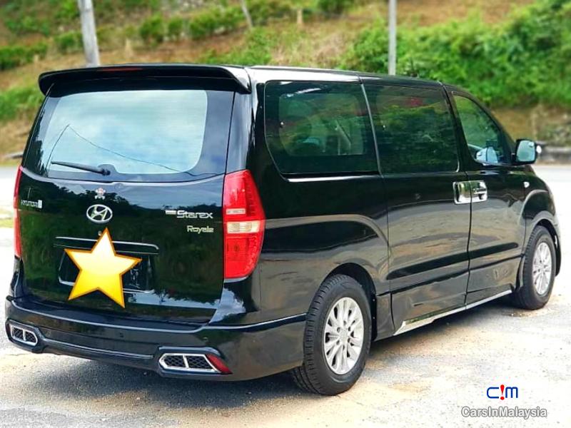 Hyundai Grand Starex 2.5-LITER 11 SEATER FAMILY MPV Automatic 2013