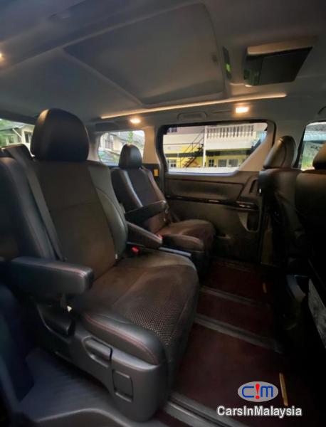 Toyota Vellfire 2.4-LITER GOLDEN EYE LUXURY FAMILY MPV Automatic 2019 - image 9