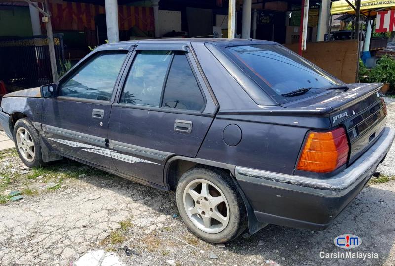 Proton Iswara 1.3-LITER FUEL ECONOMY AEROBACK CAR Manual 2001